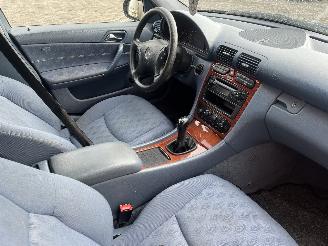 Mercedes C-klasse C (W203) Sedan 1.8 C-180K 16V (M271.946) [105kW]  (05-2002/02-2007) picture 8