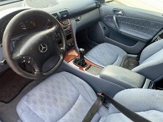 Mercedes C-klasse C (W203) Sedan 1.8 C-180K 16V (M271.946) [105kW]  (05-2002/02-2007) picture 11
