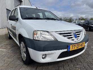 Dacia Logan Logan MCV I (KS) Combi 1.6 (K7M-718) [64kW]  (02-2007/06-2013) picture 7