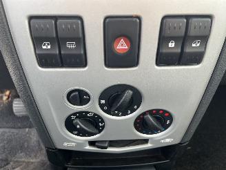 Dacia Logan Logan MCV I (KS) Combi 1.6 (K7M-718) [64kW]  (02-2007/06-2013) picture 18