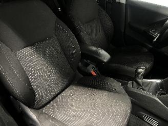 Peugeot 208 208 I (CA/CC/CK/CL) Hatchback 1.2 Vti 12V PureTech 82 (EB2F(HMZ)) [60k=
W]  (03-2012/12-2019) picture 15