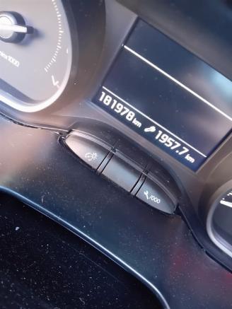 Peugeot 208 208 I (CA/CC/CK/CL) Hatchback 1.2 Vti 12V PureTech 82 (EB2F(HMZ)) [60k=
W]  (03-2012/12-2019) picture 2