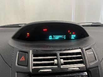 Toyota Yaris Yaris II (P9) Hatchback 1.0 12V VVT-i (1KR-FE) [51kW]  (08-2005/12-201=
1) picture 20