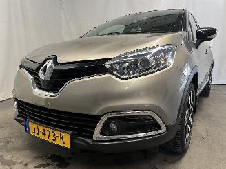 Damaged car Renault Captur Captur (2R) SUV 0.9 Energy TCE 12V (H4B-408(H4B-B4)) [66kW]  (06-2013/=
=2E..) 2016/4