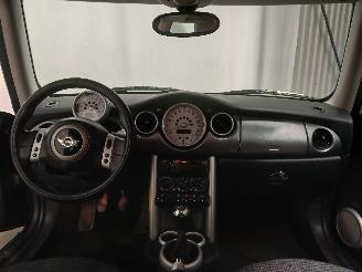 Mini Mini Mini (R50/53) Hatchback 1.6 16V Cooper (W10-B16A) [85kW]  (06-2001/09-=
2006) picture 17