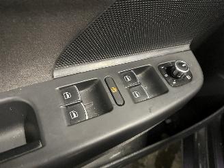 Volkswagen Golf Golf VI Variant (AJ5/1KA) Combi 1.6 TDI 16V 105 (CAYC(Euro 5)) [77kW] =
 (07-2009/07-2013) picture 13