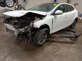 Vrakbiler auto Volvo V-40 V40 (MV) Hatchback 5-drs 1.6 D2 (D4162T) [84kW]  (03-2012/12-2016) 2012/10