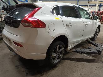 Volvo V-40 V40 (MV) Hatchback 5-drs 1.6 D2 (D4162T) [84kW]  (03-2012/12-2016) picture 3