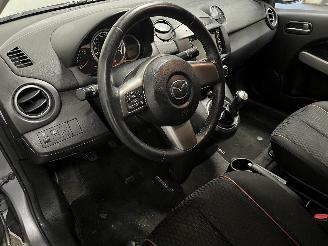 Mazda 2 2 (DE) Hatchback 1.3 16V MZR (ZJ46) [62kW]  (01-2010/06-2015) picture 13