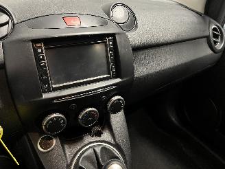 Mazda 2 2 (DE) Hatchback 1.3 16V MZR (ZJ46) [62kW]  (01-2010/06-2015) picture 20