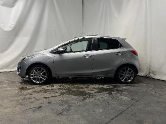 Mazda 2 2 (DE) Hatchback 1.3 16V MZR (ZJ46) [62kW]  (01-2010/06-2015) picture 4