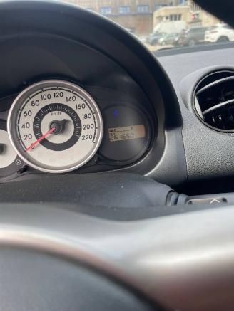 Mazda 2 2 (DE) Hatchback 1.3 16V S-VT (ZJ46) [55kW]  (10-2007/06-2015) picture 2