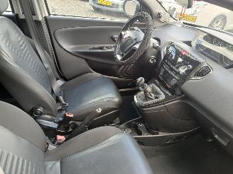 Lancia Ypsilon Ypsilon (312) Hatchback 0.9 TwinAir 85 (312.A.2000(Euro 5)) [63kW]  (0=
5-2011/...) picture 9