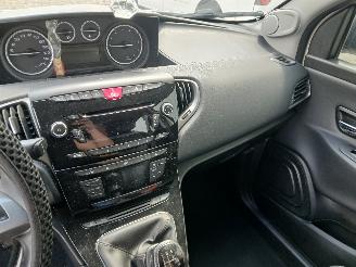 Lancia Ypsilon Ypsilon (312) Hatchback 0.9 TwinAir 85 (312.A.2000(Euro 5)) [63kW]  (0=
5-2011/...) picture 16