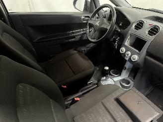 Mitsubishi Colt Colt (Z2/Z3) Hatchback 1.3 16V (135.930) [70kW]  (06-2004/06-2012) picture 14