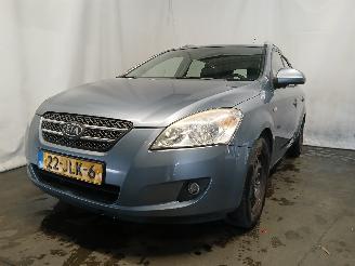 skadebil auto Kia Cee d Cee'd Sporty Wagon (EDF) Combi 1.4 16V (G4FA) [80kW]  (09-2007/12-2012=
) 2009/7