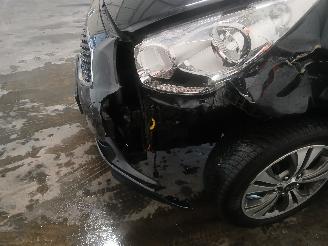 Kia Venga Venga MPV 1.4 CVVT 16V (G4FA) [66kW]  (02-2010/03-2019) picture 21