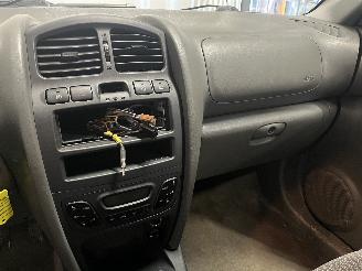 Hyundai Santa Fe Santa Fe I SUV 2.4 16V 4x4 (G4JS) [107kW]  (02-2001/02-2006) picture 21