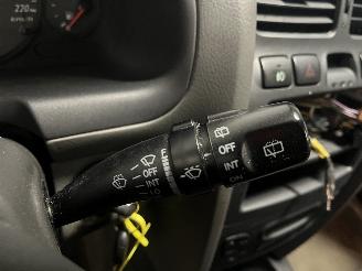 Hyundai Santa Fe Santa Fe I SUV 2.4 16V 4x4 (G4JS) [107kW]  (02-2001/02-2006) picture 20