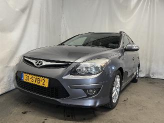 Voiture accidenté Hyundai I-30 i30 Crosswagon (WWH) Combi 1.4 CVVT 16V (G4FA) [80kW]  (11-2009/06-201=
2) 2011/12