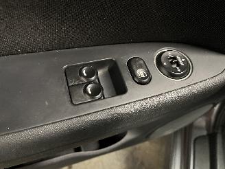 Hyundai I-30 i30 Crosswagon (WWH) Combi 1.4 CVVT 16V (G4FA) [80kW]  (11-2009/06-201=
2) picture 14