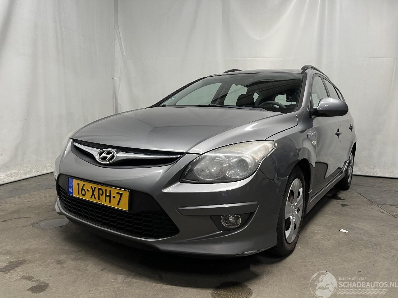 Hyundai I-30 i30 Crosswagon (WWH) Combi 1.4 CVVT 16V (G4FA) [80kW]  (11-2009/06-201=
2)