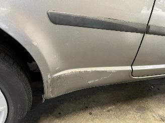 Toyota Yaris Yaris (P1) Hatchback 1.3 16V VVT-i (2SZFE) [64kW]  (04-2002/09-2005) picture 8