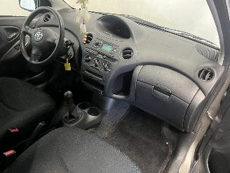 Toyota Yaris Yaris (P1) Hatchback 1.3 16V VVT-i (2SZFE) [64kW]  (04-2002/09-2005) picture 12