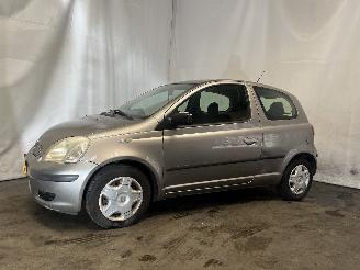 Toyota Yaris Yaris (P1) Hatchback 1.3 16V VVT-i (2SZFE) [64kW]  (04-2002/09-2005) picture 3