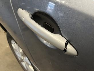 Renault Koleos Koleos I SUV 2.5 16V (2TR-703) [126kW]  (09-2008/06-2017) picture 12