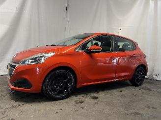 krockskadad bil auto Peugeot 208 208 I (CA/CC/CK/CL) Hatchback 1.2 Vti 12V PureTech 82 (EB2F(HMZ)) [60k=
W]  (03-2012/12-2019) 2015/10