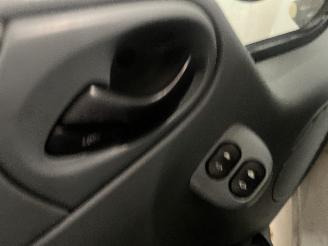 Ford Transit Transit Bus 2.2 TDCi 16V (P8FA(Euro 4)) [63kW]  (04-2006/08-2014) picture 18