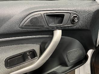 Ford Fiesta Fiesta 6 (JA8) Hatchback 1.6 16V Sport (HXJB) [88kW]  (06-2008/01-2018=
) picture 21