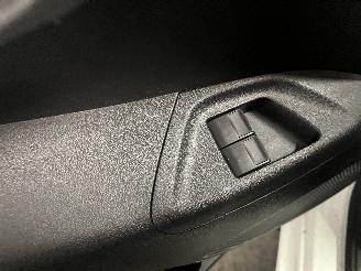 Peugeot 108 108 Hatchback 1.0 12V (1KRFE(CFB)) [51kW]  (05-2014/...) picture 16