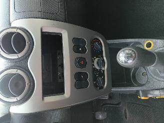 Dacia Sandero Sandero I (BS) Hatchback 1.6 (K7M-718) [64kW]  (06-2008/12-2012) picture 12