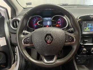 Renault Clio Clio IV Estate/Grandtour (7R) Combi 5-drs 0.9 Energy TCE 90 12V (H4B-4=
08(H4B-B4)) [66kW]  (01-2013/08-2021) picture 23