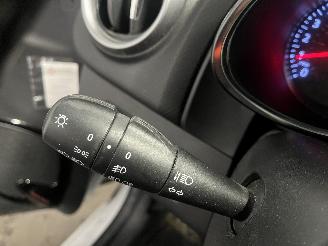 Renault Clio Clio IV Estate/Grandtour (7R) Combi 5-drs 0.9 Energy TCE 90 12V (H4B-4=
08(H4B-B4)) [66kW]  (01-2013/08-2021) picture 19