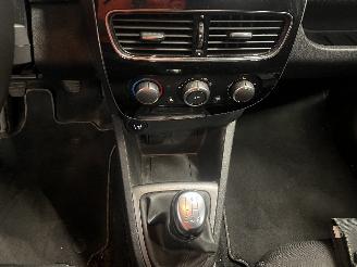 Renault Clio Clio IV Estate/Grandtour (7R) Combi 5-drs 0.9 Energy TCE 90 12V (H4B-4=
08(H4B-B4)) [66kW]  (01-2013/08-2021) picture 22