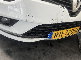 Renault Clio Clio IV Estate/Grandtour (7R) Combi 5-drs 0.9 Energy TCE 90 12V (H4B-4=
08(H4B-B4)) [66kW]  (01-2013/08-2021) picture 8