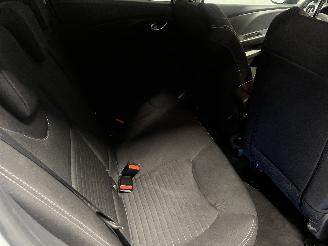 Renault Clio Clio IV Estate/Grandtour (7R) Combi 5-drs 0.9 Energy TCE 90 12V (H4B-4=
08(H4B-B4)) [66kW]  (01-2013/08-2021) picture 15