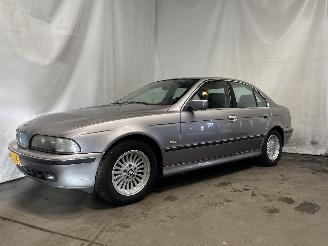 BMW 5-serie 5 serie (E39) Sedan 523i 24V (M52-B25(256S4)) [125kW]  (09-1995/08-200=
0) picture 3