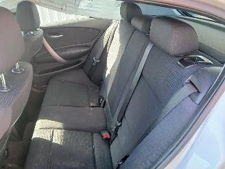 BMW 1-serie 1 serie (E87/87N) Hatchback 5-drs 116i 1.6 16V (N45-B16A) [85kW]  (06-=
2004/06-2011) picture 18