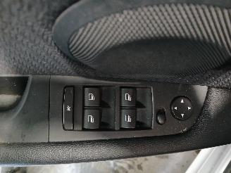 BMW 3-serie 3 serie Touring (E91) Combi 318i 16V (N43-B20A) [105kW]  (05-2007/05-2=
012) picture 12