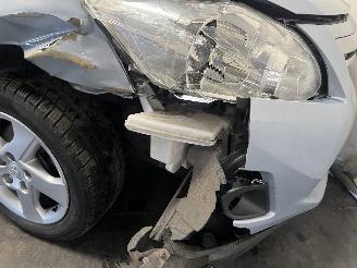 Toyota Auris Auris (E15) Hatchback 1.8 16V HSD Full Hybrid (2ZRFXE) [100kW]  (09-20=
10/09-2012) picture 8