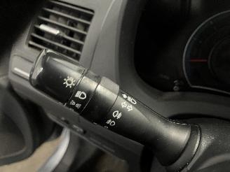 Toyota Auris Auris (E15) Hatchback 1.8 16V HSD Full Hybrid (2ZRFXE) [100kW]  (09-20=
10/09-2012) picture 21