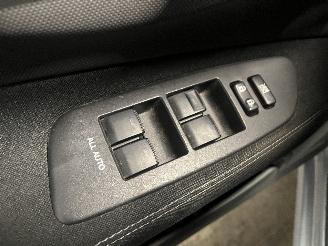 Toyota Auris Auris (E15) Hatchback 1.8 16V HSD Full Hybrid (2ZRFXE) [100kW]  (09-20=
10/09-2012) picture 20