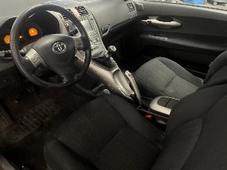 Toyota Auris Auris (E15) Hatchback 1.6 Dual VVT-i 16V (1ZRFE) [91kW]  (03-2007/09-2=
012) picture 15