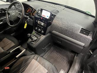 Opel Zafira Zafira (M75) MPV 1.8 16V Ecotec (Z18XER(Euro 4)) [103kW]  (07-2005/04-=
2015) picture 8