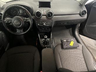 Audi A1 A1 (8X1/8XK) Hatchback 3-drs 1.2 TFSI (CBZA) [63kW]  (05-2010/04-2015)= picture 18