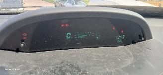 Toyota Yaris Yaris II (P9) Hatchback 1.0 12V VVT-i (1KR-FE) [51kW]  (08-2005/12-201=
1) picture 2